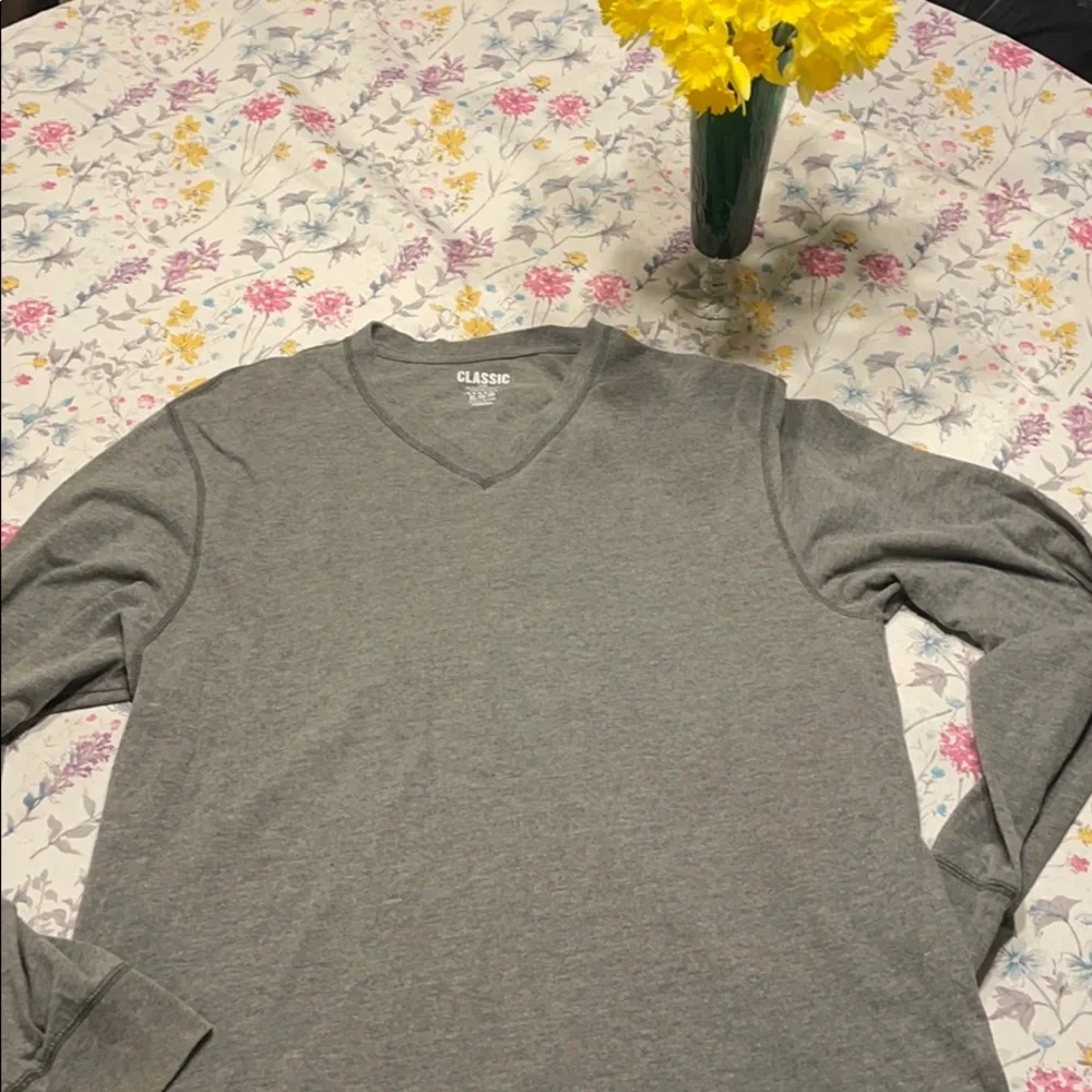Old Navy Classic V-neck tee, gray.  Good condition.  Size Boys XL.